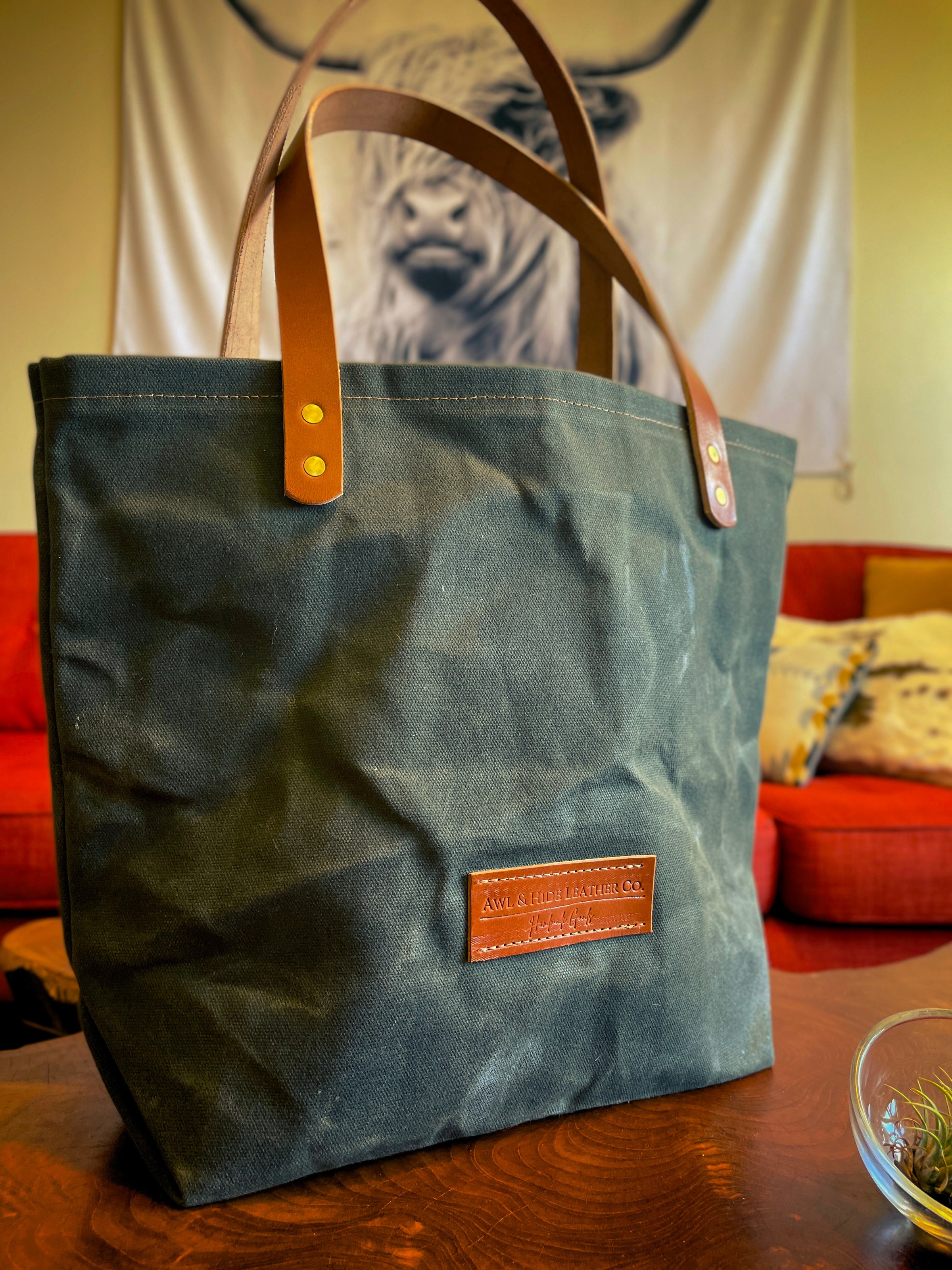 Waxed Canvas Bucket Bag| Quince & Co.